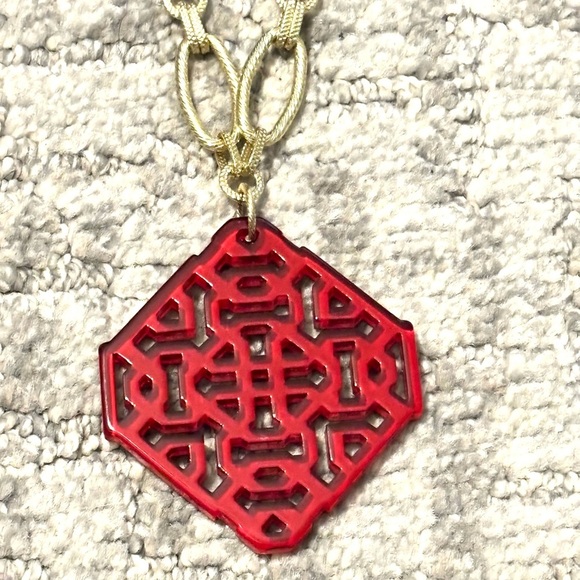Zenzii Rose Resin Pendent Necklace - Picture 3 of 6